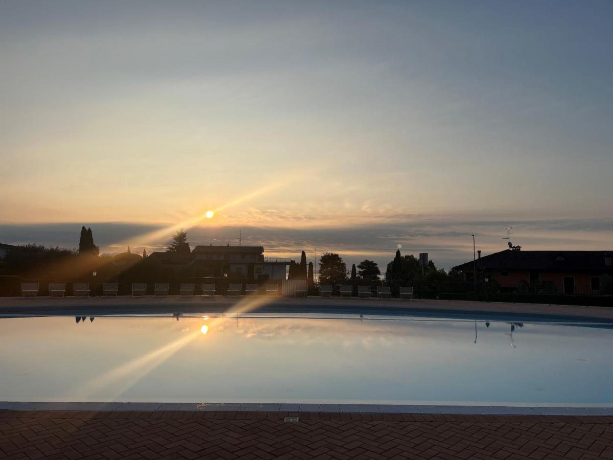 Le Terrazze Sul Lago Hotel & Residence Padenghe sul Garda Bagian luar foto