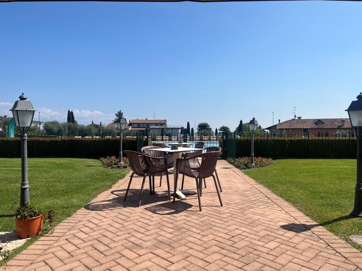 Le Terrazze Sul Lago Hotel & Residence Padenghe sul Garda Bagian luar foto