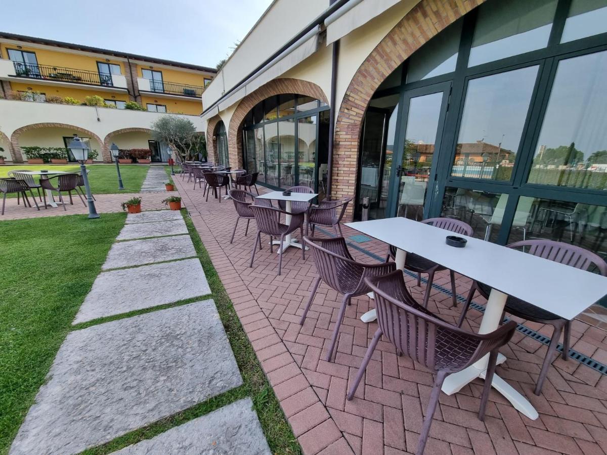Le Terrazze Sul Lago Hotel & Residence Padenghe sul Garda Bagian luar foto