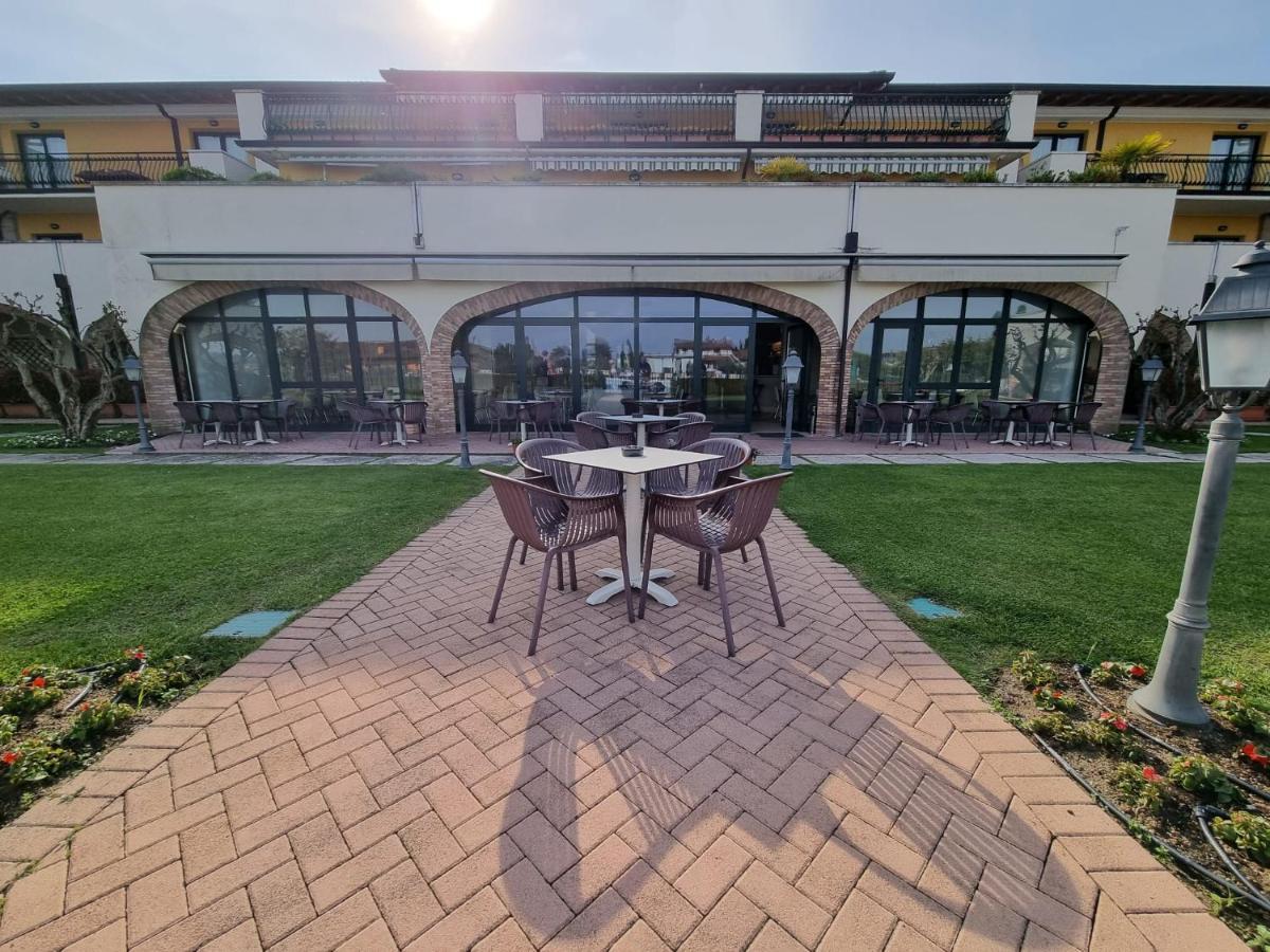 Le Terrazze Sul Lago Hotel & Residence Padenghe sul Garda Bagian luar foto
